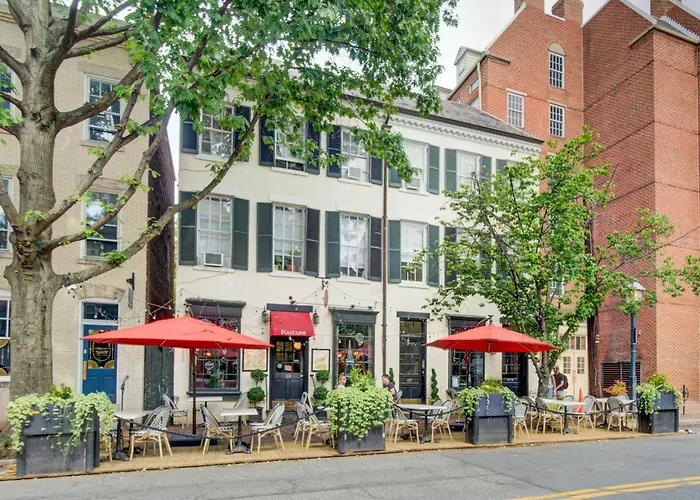 Heart Of Old Town Historic 2 Bedroom Walk To King St