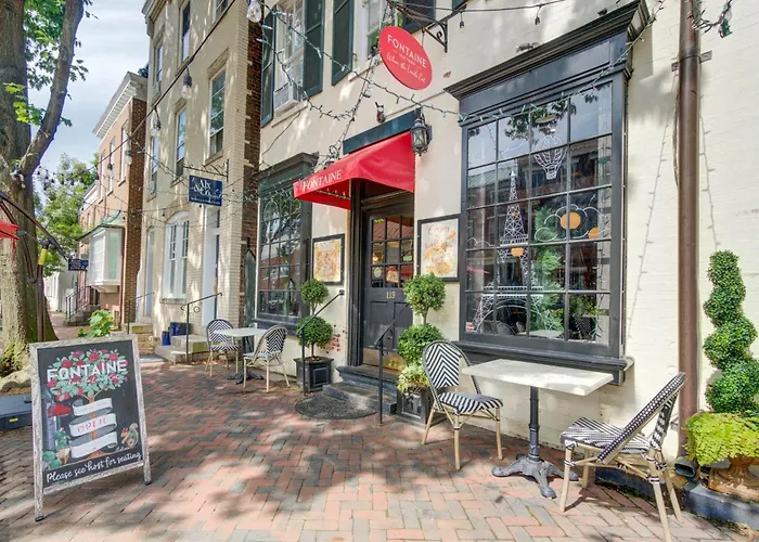 Heart Of Old Town Historic 2 Bedroom Walk To King St