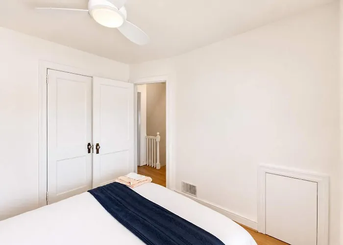 Beautiful 3Br 2Ba Colonial House By Cozysuites